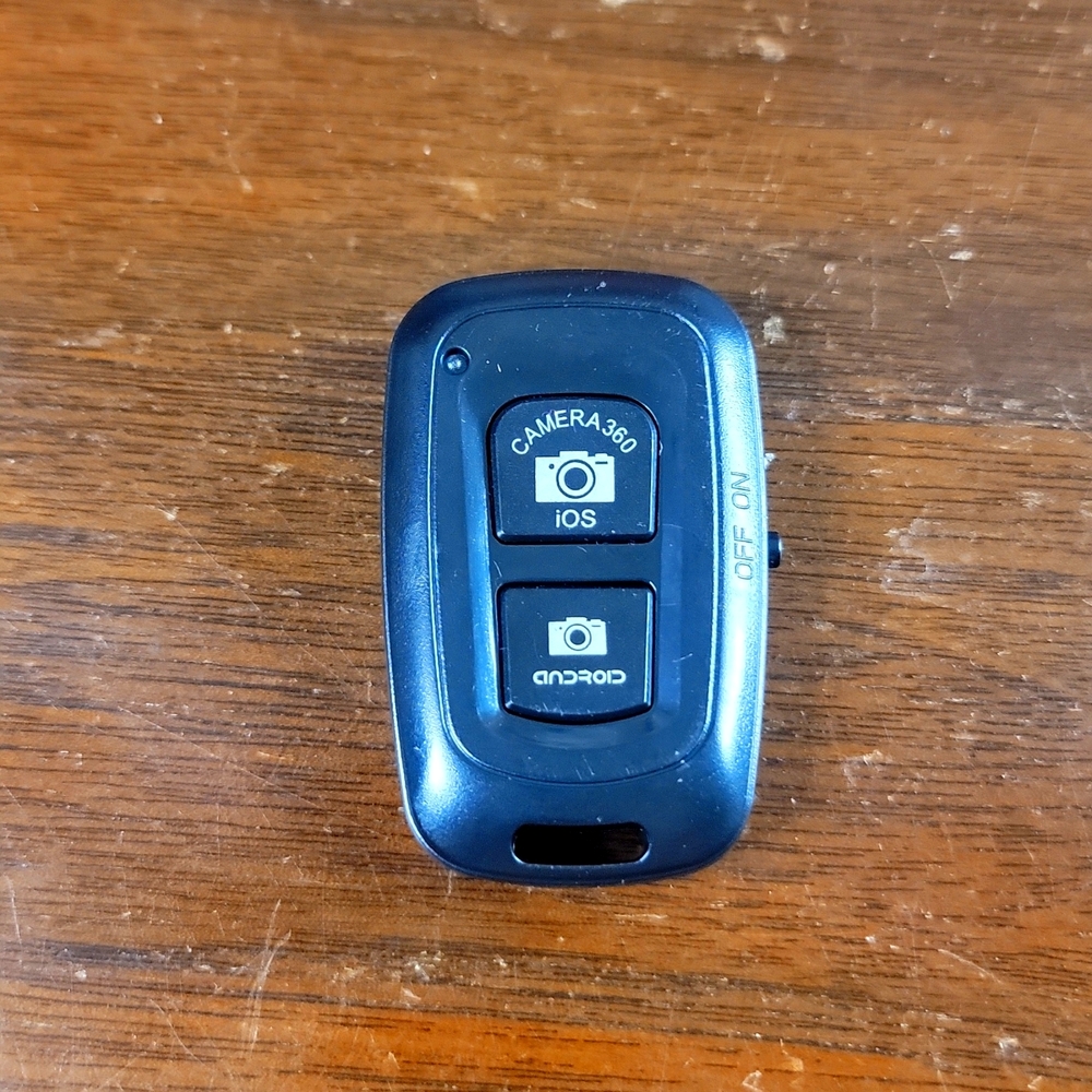 Bluetooth camera phone remote